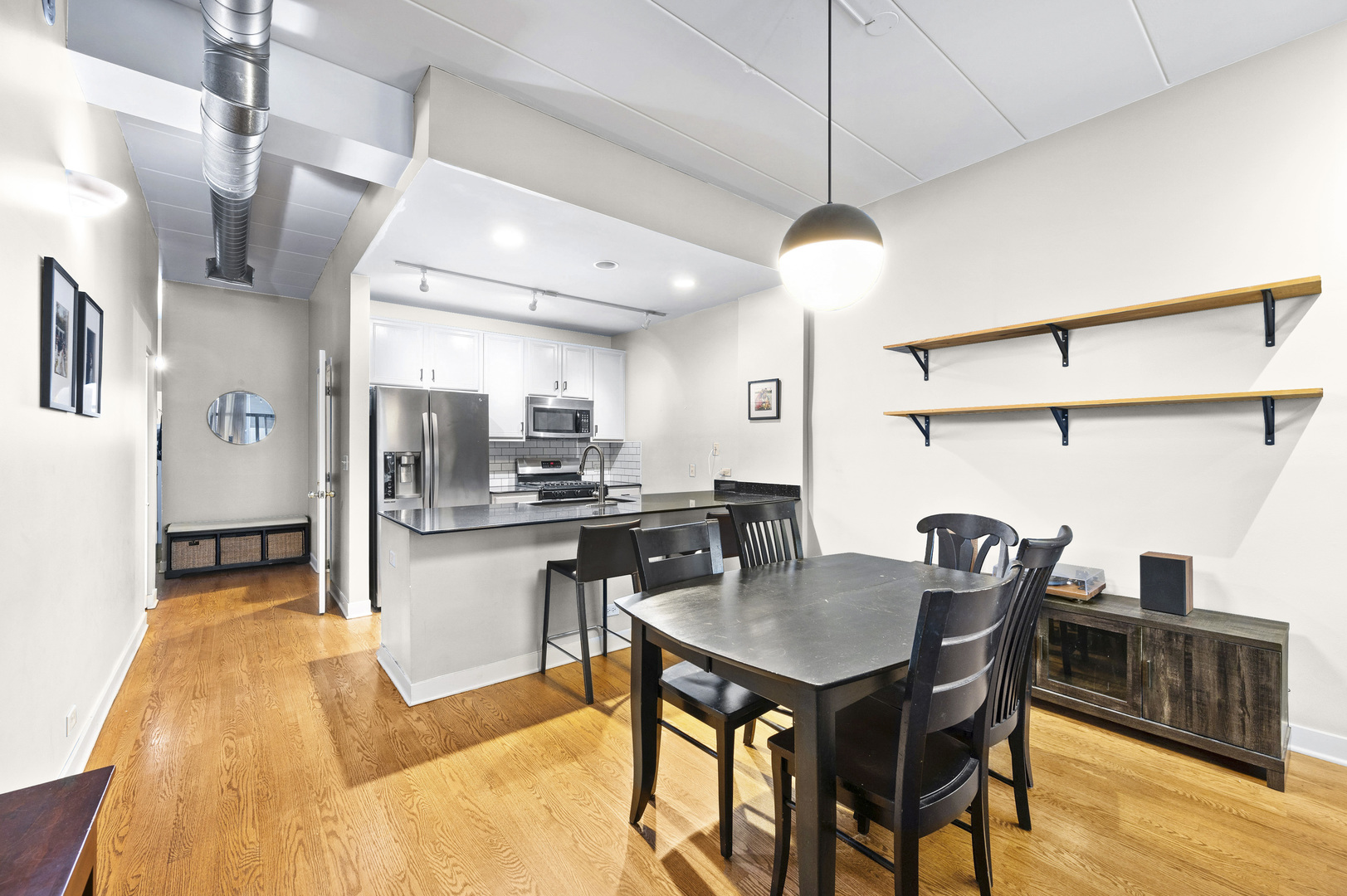 847 West Monroe Street, Unit 2B Chicago, IL 60607 - Photo 3 of 13 Gallery Image 3