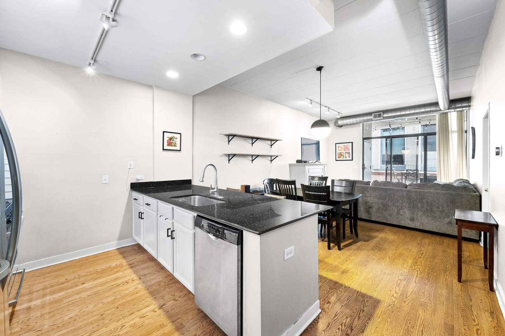 847 West Monroe Street, Unit 2B Chicago, IL 60607 - Photo 6 of 13 Gallery Image 6