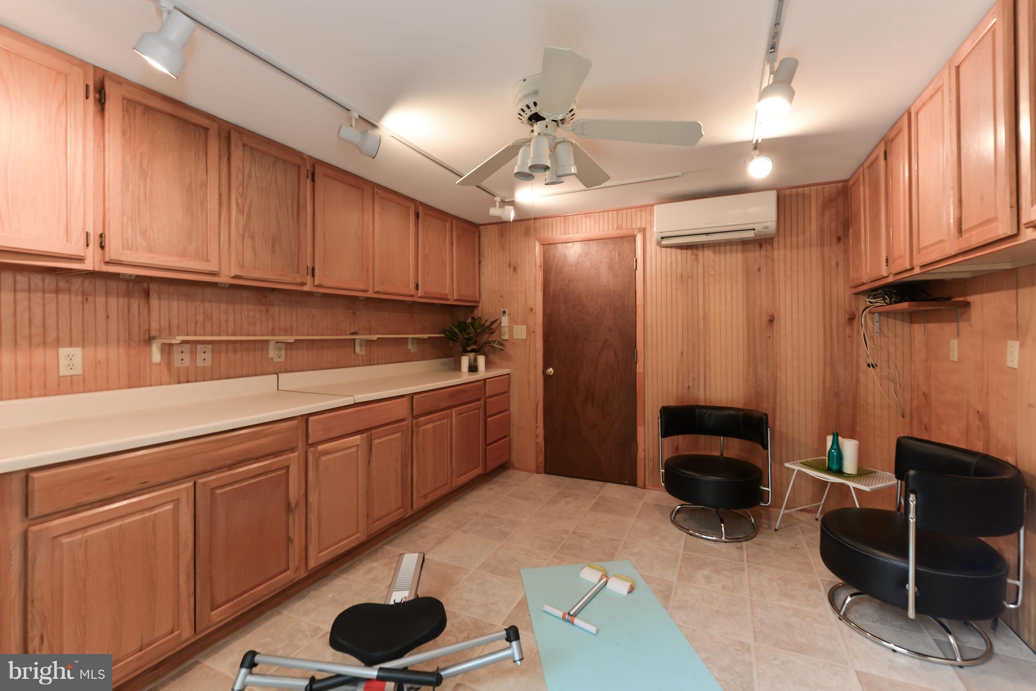 11518 Highview Avenue Silver Spring, MD 20902 - Photo 29 of 32 Office / Rec Rm; in conditioned accessory building