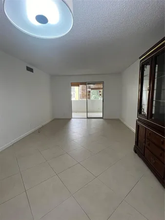 $1,500 | 2615 Northeast 3rd Street, Unit 213, Boynton Beach, FL 33435