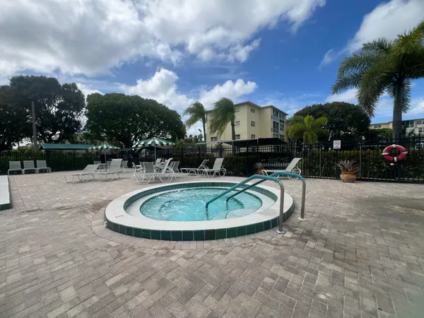 $1,500 | 2615 Northeast 3rd Street, Unit 213, Boynton Beach, FL 33435