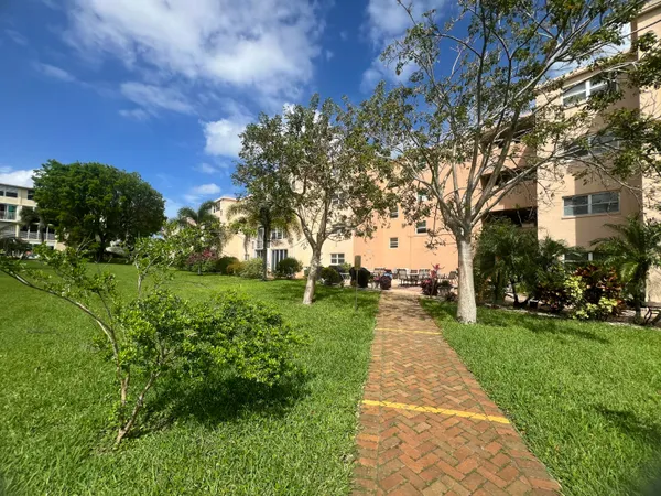 $1,500 | 2615 Northeast 3rd Street, Unit 213, Boynton Beach, FL 33435