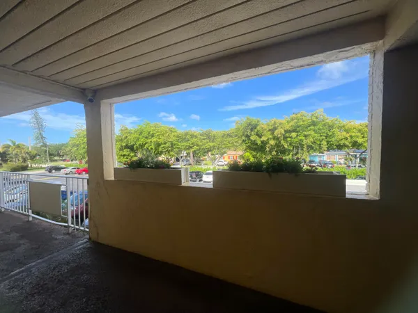 $1,500 | 2615 Northeast 3rd Street, Unit 213, Boynton Beach, FL 33435