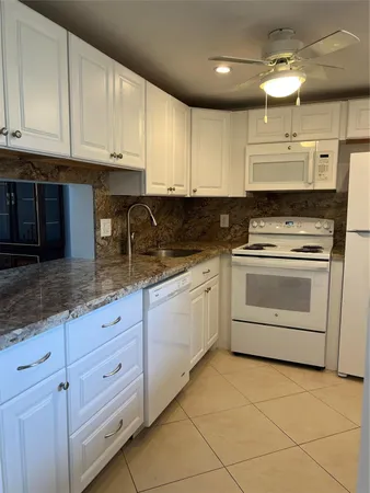 $1,500 | 2615 Northeast 3rd Street, Unit 213, Boynton Beach, FL 33435