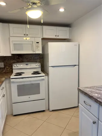 $1,500 | 2615 Northeast 3rd Street, Unit 213, Boynton Beach, FL 33435