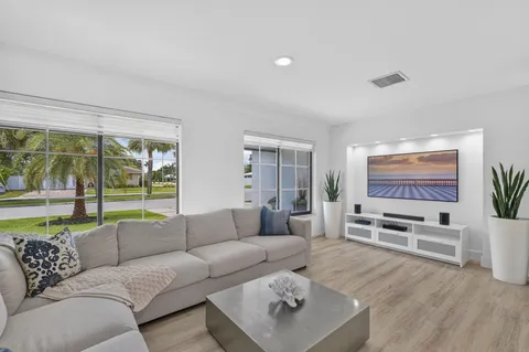$1,250,000 | 2917 Northeast 35th Court, Lighthouse Point, FL 33064