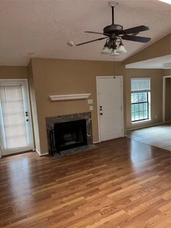 $1,295 | 617 Luther Drive, Unit B, Georgetown, TX 78628