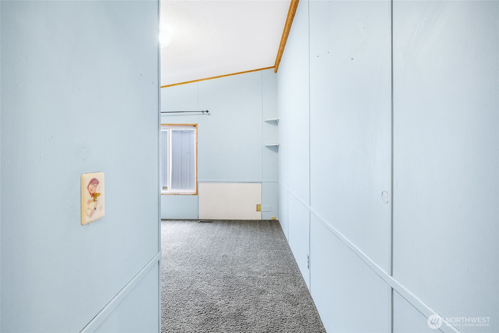 8674 Vince Road Northeast Moses Lake, WA 98837 - Photo 29 of 39 a view of a hallway