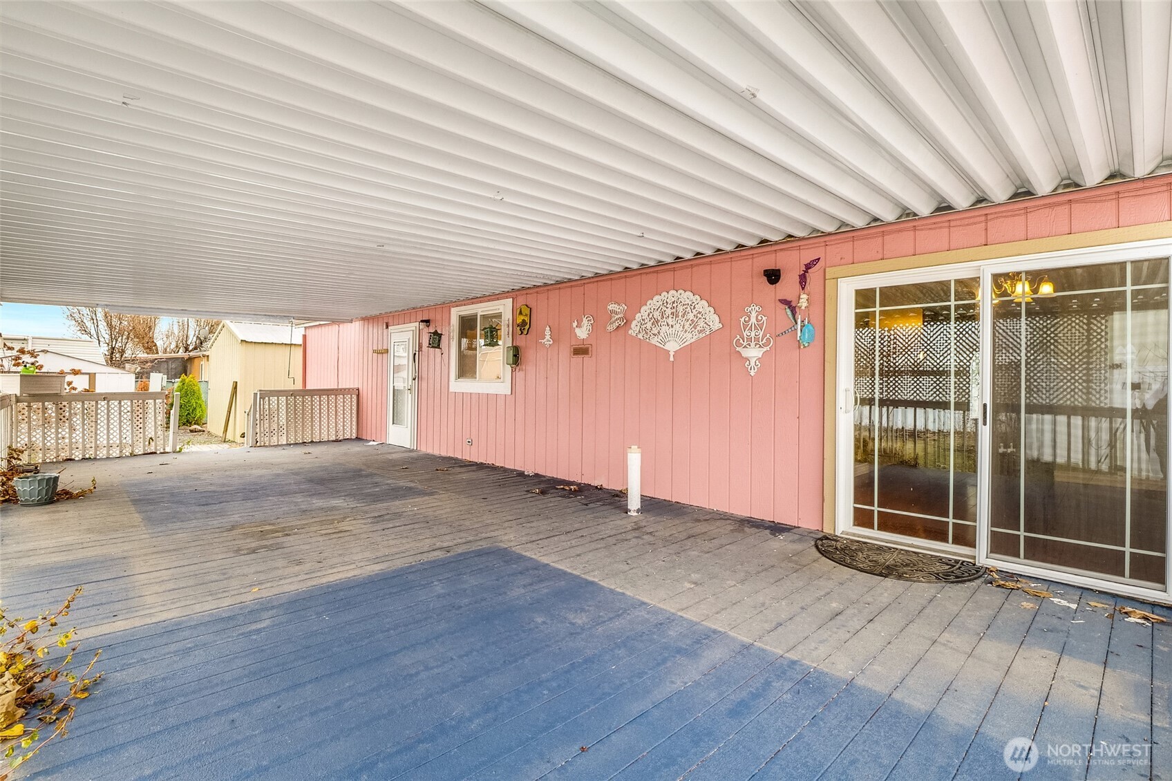 8674 Vince Road Northeast Moses Lake, WA 98837 - Photo 34 of 39 a view of a room with wooden floor
