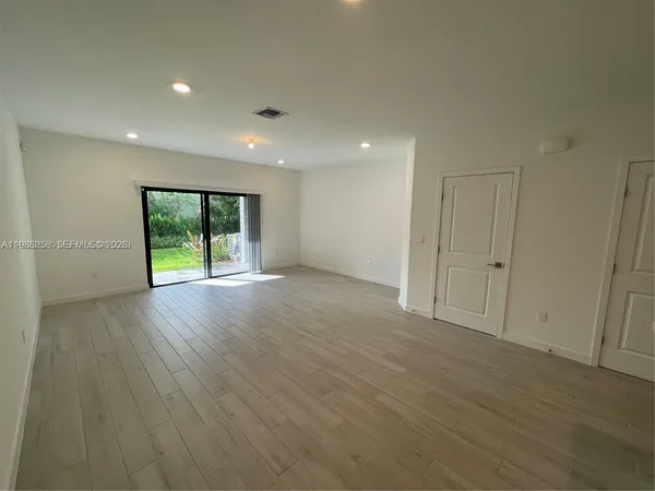 $3,500 | 188 Southeast 5th Court, Deerfield Beach, FL 33441