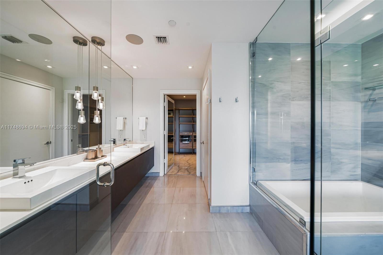 1201 20th Street, Unit PH02 Miami Beach, FL 33139 - Photo 16 of 39 primary bath