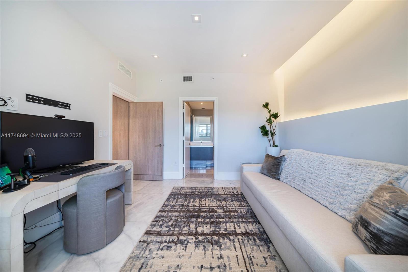 1201 20th Street, Unit PH02 Miami Beach, FL 33139 - Photo 20 of 39