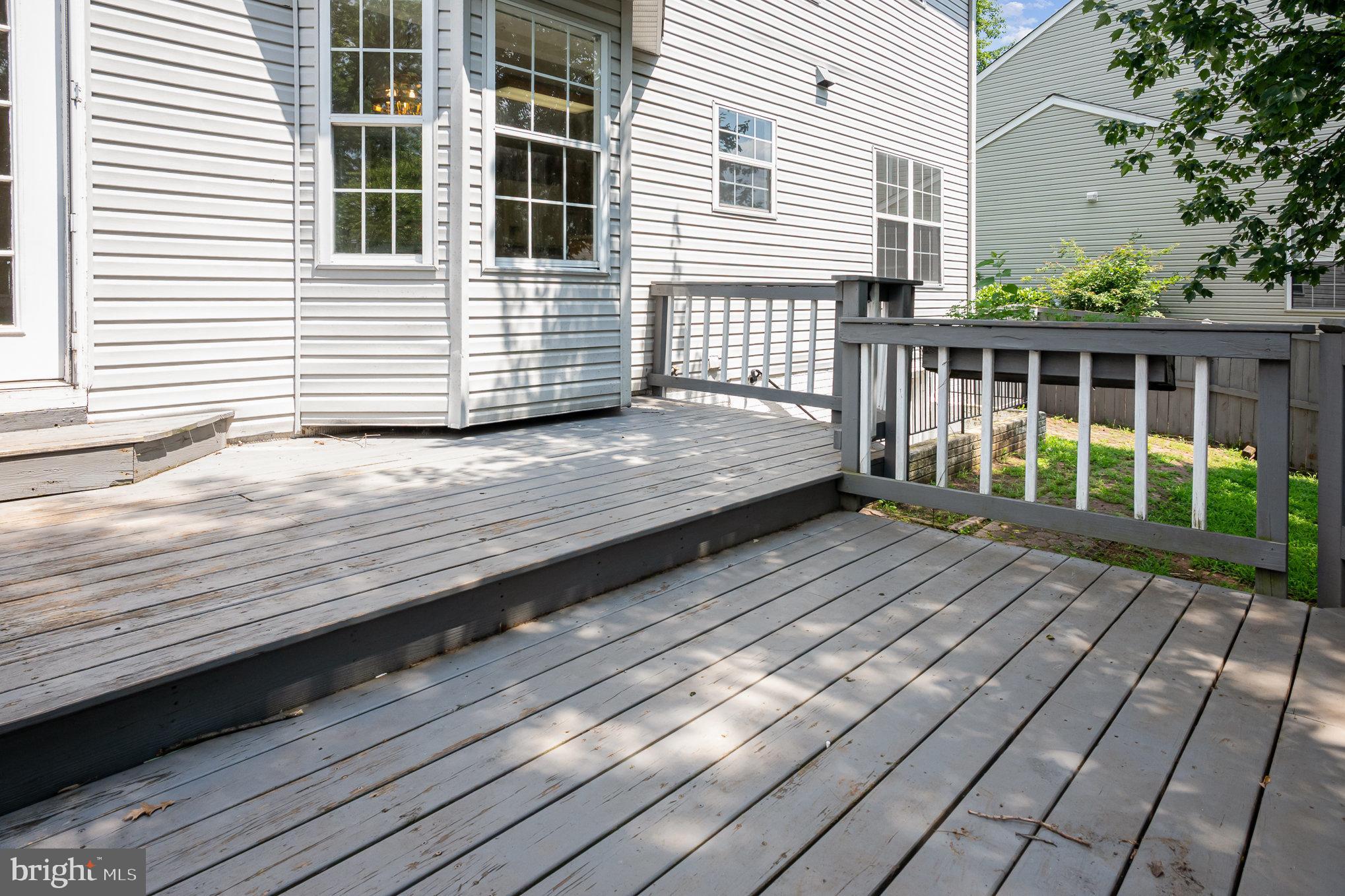10402 Labrador Loop Manassas, VA 20112 - Photo 41 of 44 a view of a wooden deck