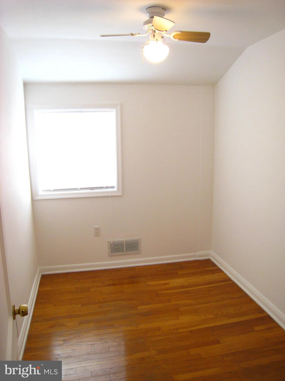1901 Ormand Road Dundalk, MD 21222 - Photo 14 of 20 Bedroom