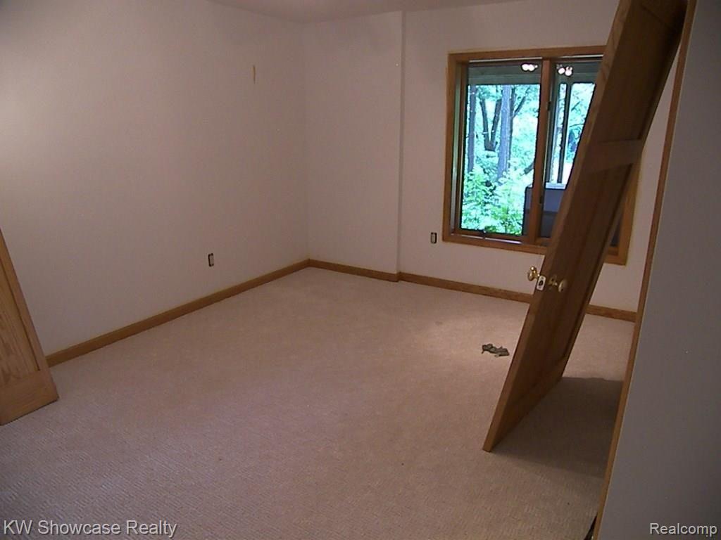 833 North Hughes Road Howell, MI 48843 - Photo 46 of 61 100_3692.jpg