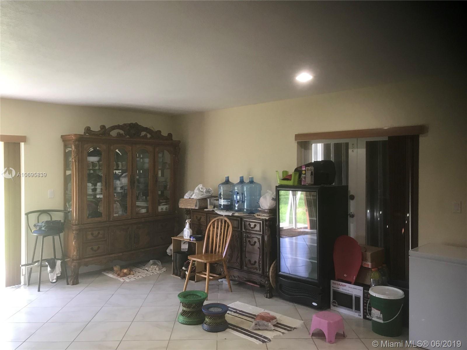 20105 Southwest 286th Street Homestead, FL 33030 - Photo 11 of 35 Gallery Image 11
