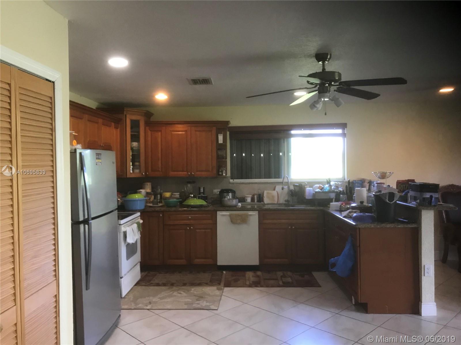 20105 Southwest 286th Street Homestead, FL 33030 - Photo 14 of 35 Gallery Image 14