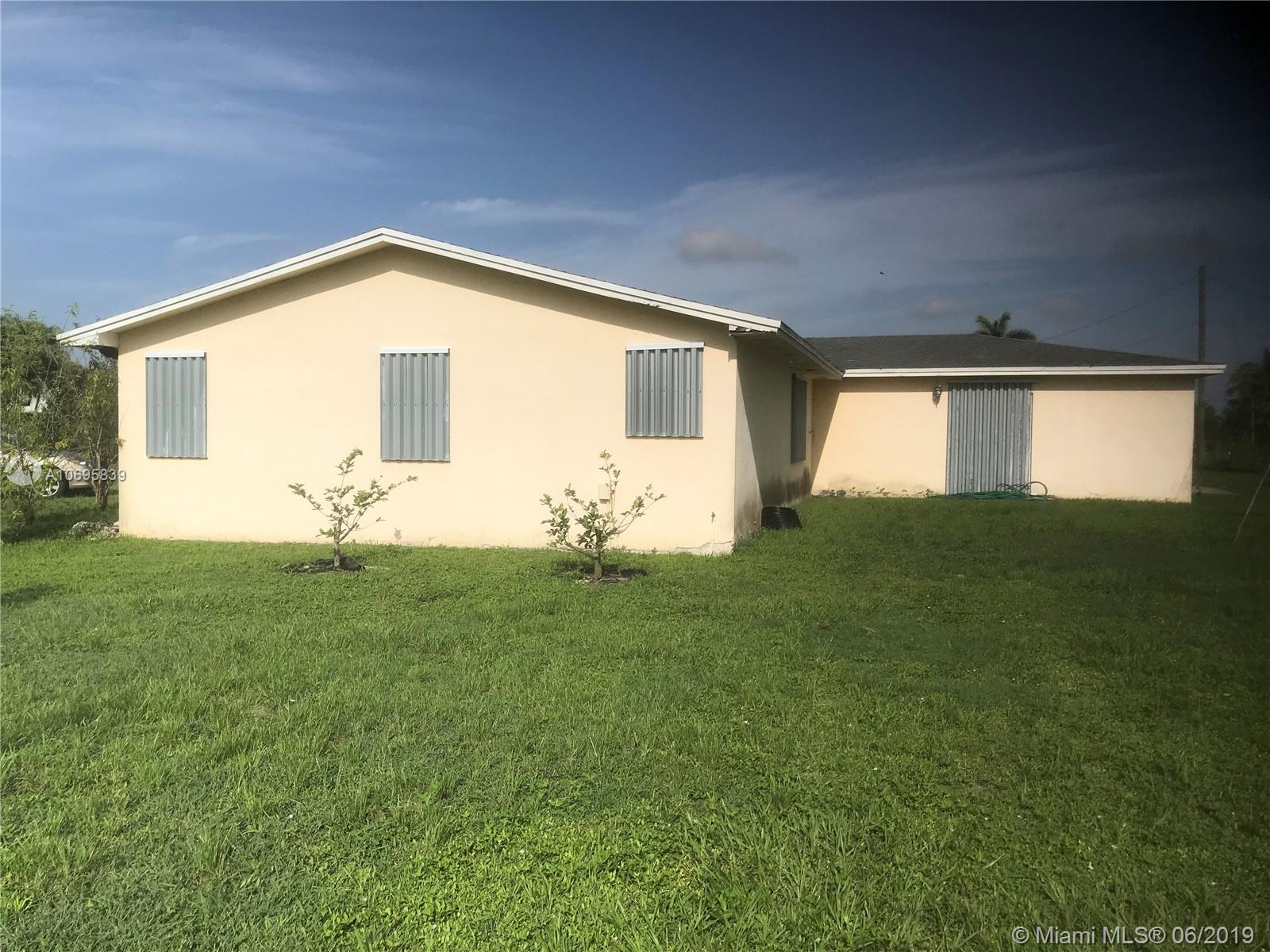 20105 Southwest 286th Street Homestead, FL 33030 - Photo 5 of 35 Gallery Image 5