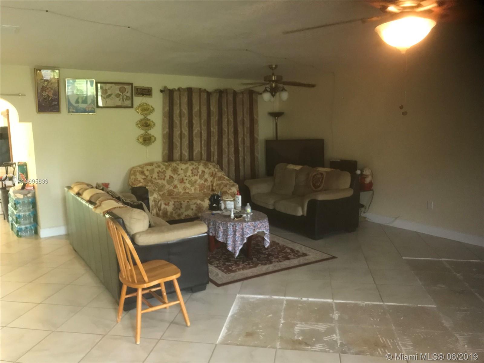 20105 Southwest 286th Street Homestead, FL 33030 - Photo 6 of 35 Gallery Image 6