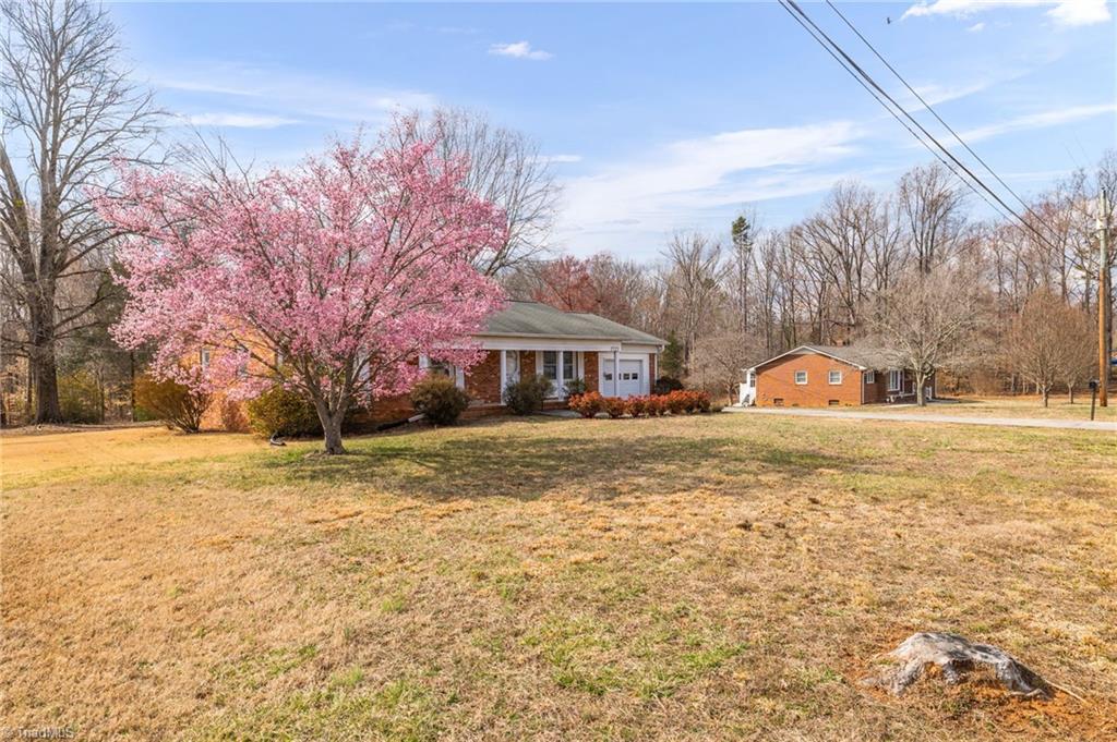 2725 Happy Hill Road Lexington, NC 27295 - Photo 3 of 24 Gallery Image 3
