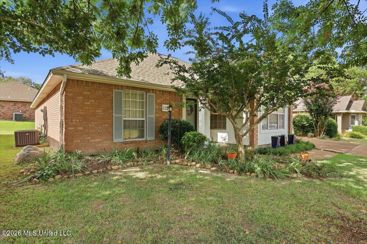 137 Villa Way Clinton, MS 39056 - Photo 2 of 27 02-137 Villa Way _ Hometoursms.com