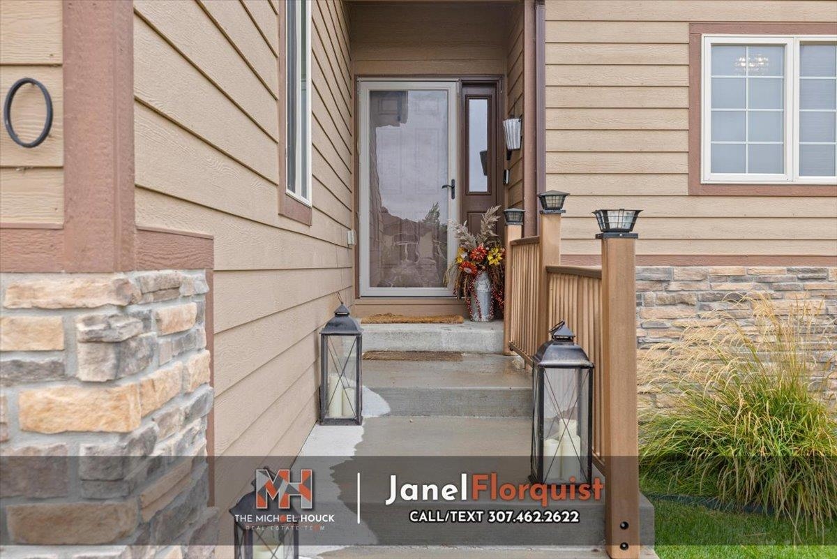 5250 Waterford Casper, WY 82609 - Photo 4 of 34