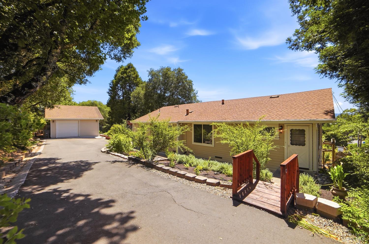 7695 Atkinson Road Sebastopol, CA 95472 - Photo 2 of 40