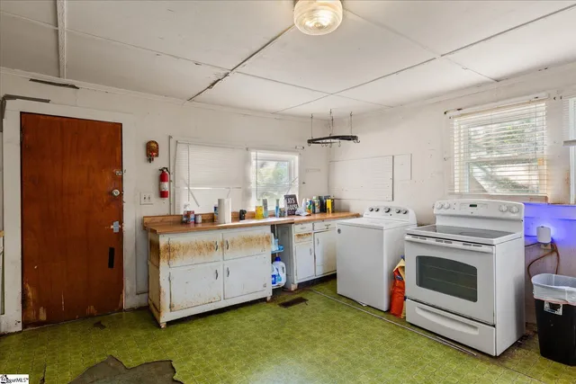 $1,643,000 | 737 State Rd S-30-309, Laurens, SC 29360