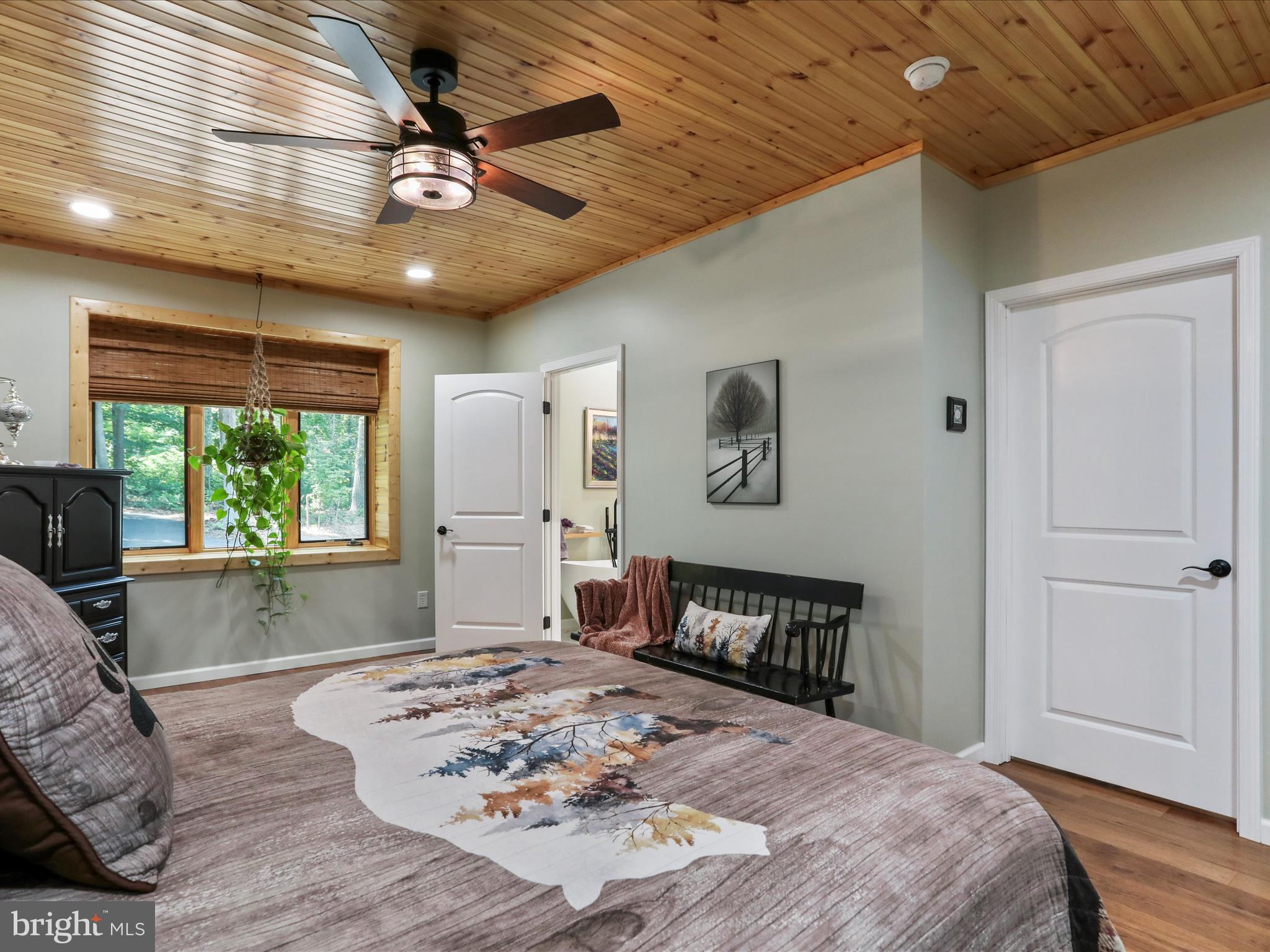 3953 West Weaver Road Greencastle, PA 17225 - Photo 21 of 61 Large Primary Suite