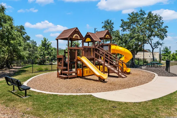 $2,495 | 7711 Cottonwood, Boerne, TX 78015