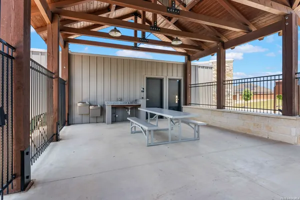 $2,495 | 7711 Cottonwood, Boerne, TX 78015