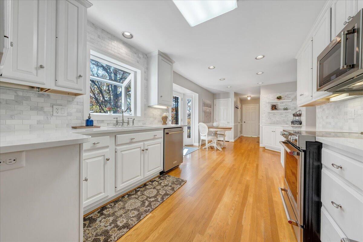 5129 Falcon Ridge Road Roanoke, VA 24018 - Photo 26 of 72 Kitchen
