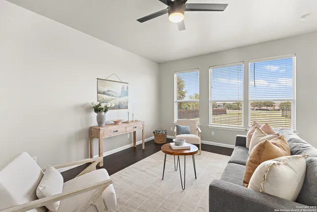 $348,000 | 3727 Columbia Drive, Cibolo, TX 78108