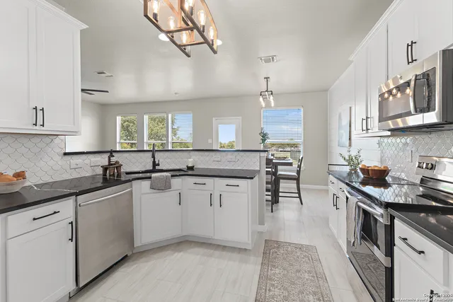 $348,000 | 3727 Columbia Drive, Cibolo, TX 78108