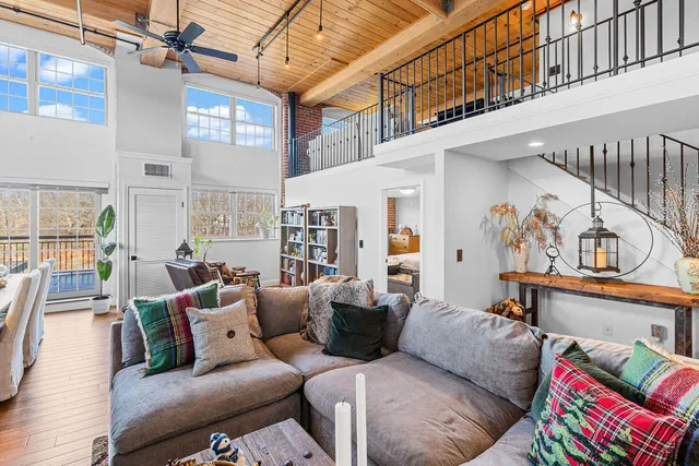 $519,900 | 1 Tupperware Drive, Unit 221, North Smithfield, RI 02896