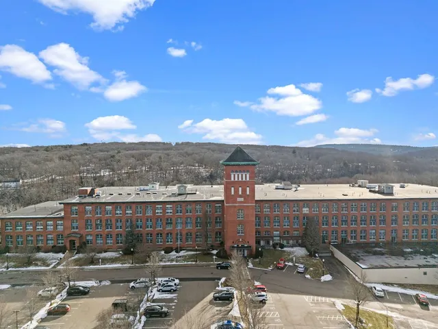 $519,900 | 1 Tupperware Drive, Unit 221, North Smithfield, RI 02896