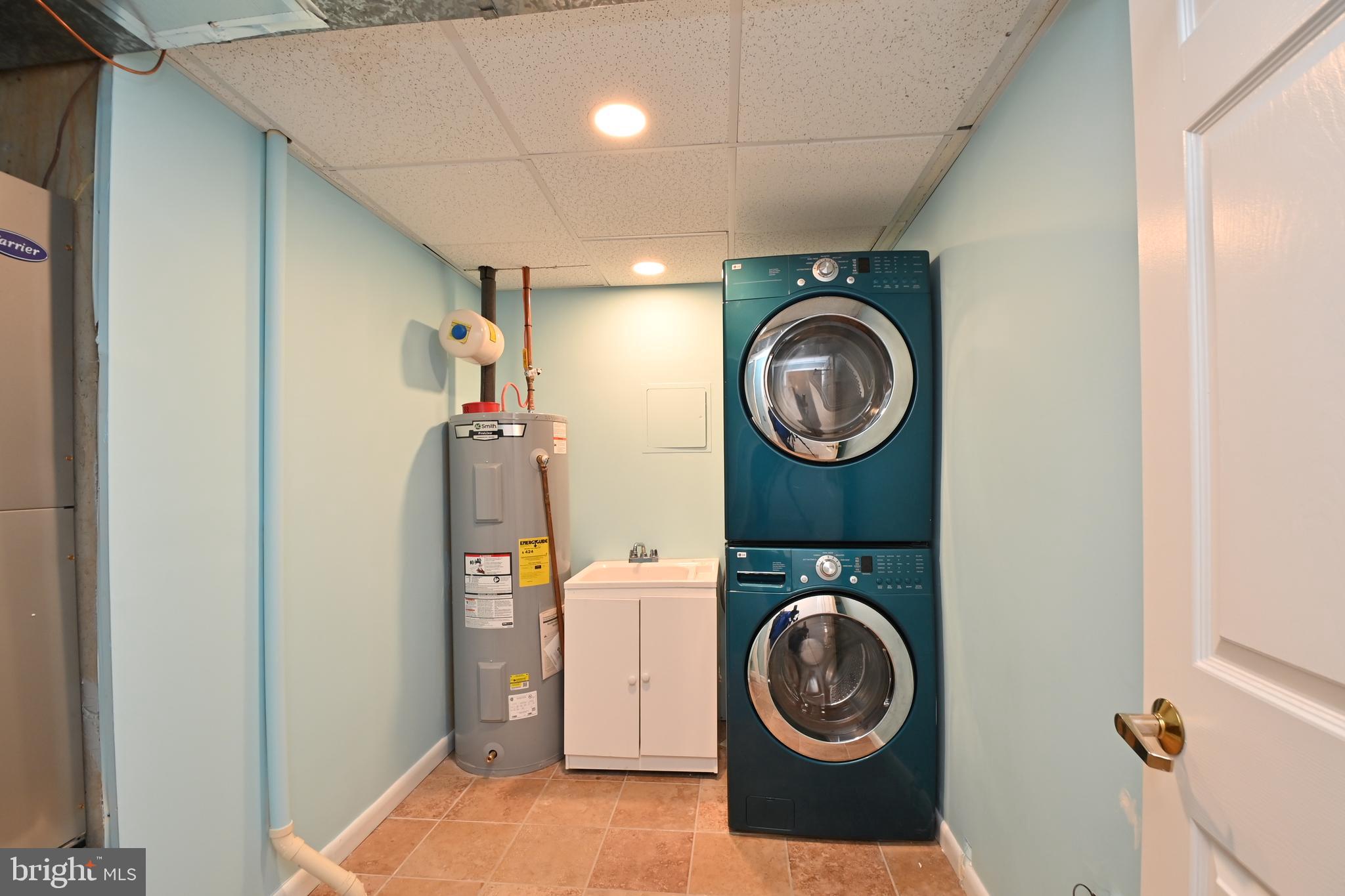 1449 Newport Spring Court Reston, VA 20194 - Photo 37 of 48 Laundry-Room