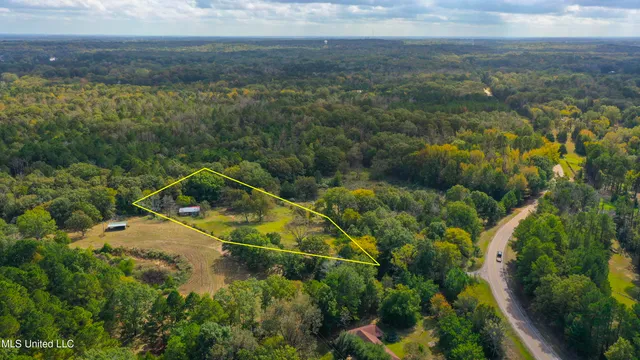 $139,000 | 884 B Robinson Springs Road, Flora, MS 39071