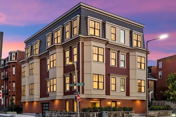 $3,500 | 124 Warren Street, Unit 401, Boston, MA 02119