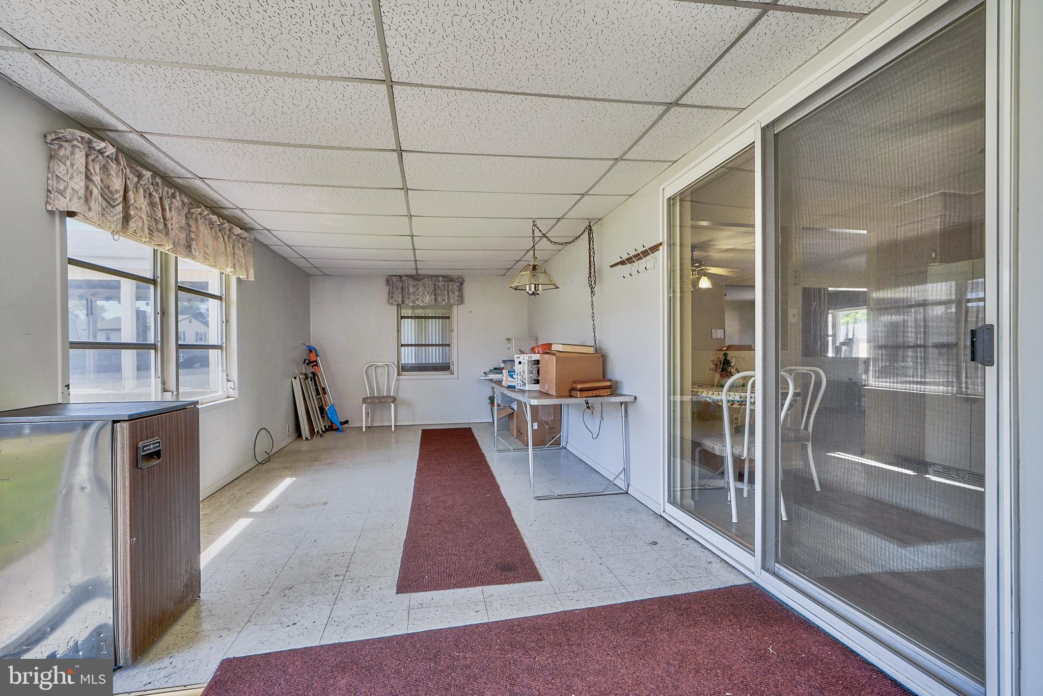 2505 Eugene Avenue Sparrows Point, MD 21219 - Photo 19 of 54 SUNROOM!