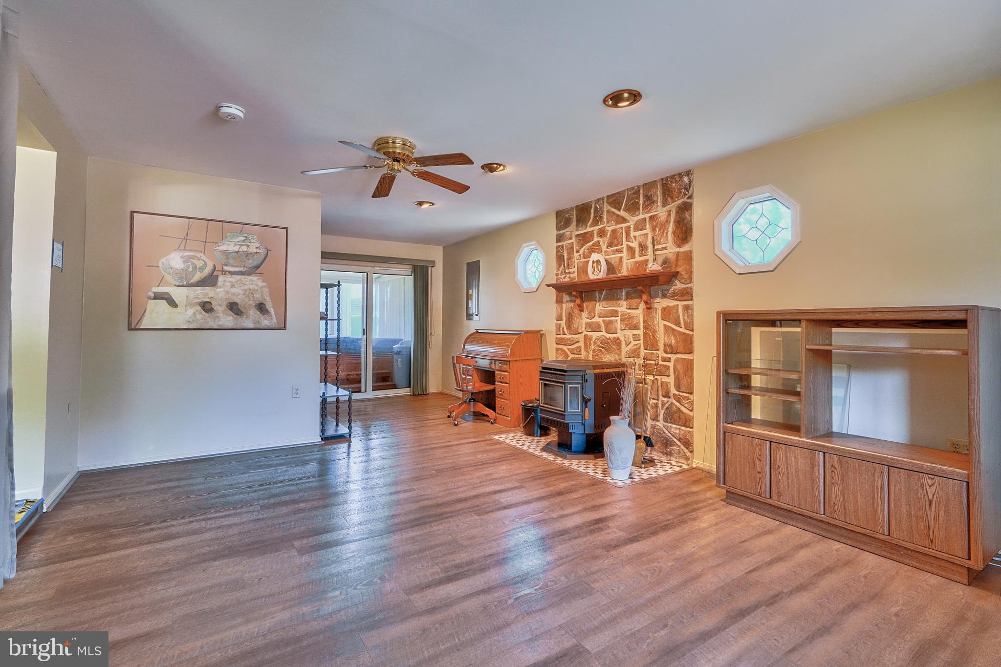 2505 Eugene Avenue Sparrows Point, MD 21219 - Photo 22 of 54 FAMILY RM w/PELLET STOVE!