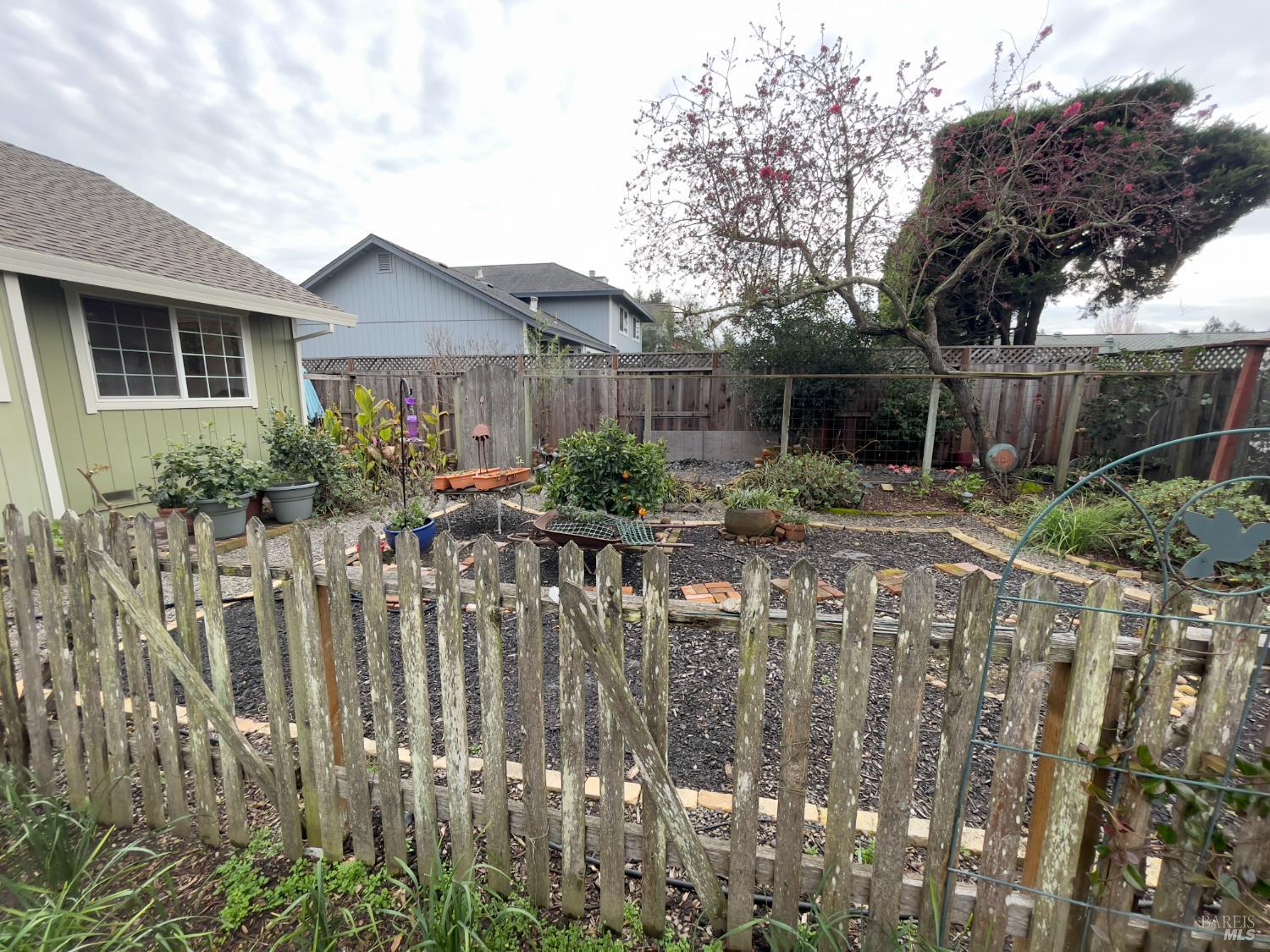 6191 San Carlos Court Rohnert Park, CA 94928 - Photo 35 of 37 a house view with a garden space