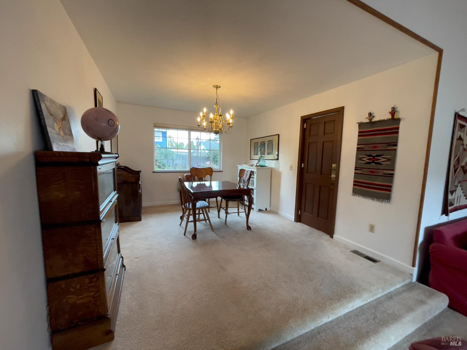 6191 San Carlos Court Rohnert Park, CA 94928 - Photo 4 of 37 a view of a livingroom with furniture and window