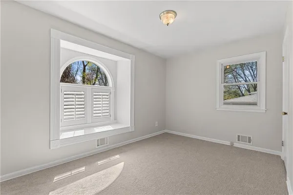 $275,000 | 400 Northeast Howard Street, Lee's Summit, MO 64063