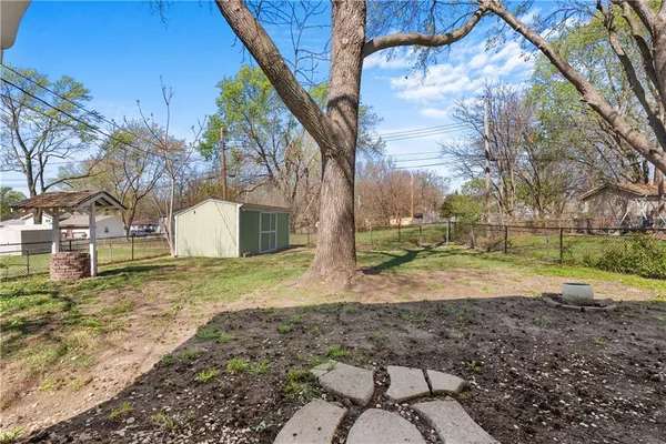 $275,000 | 400 Northeast Howard Street, Lee's Summit, MO 64063