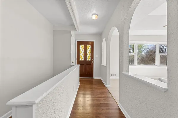 $275,000 | 400 Northeast Howard Street, Lee's Summit, MO 64063