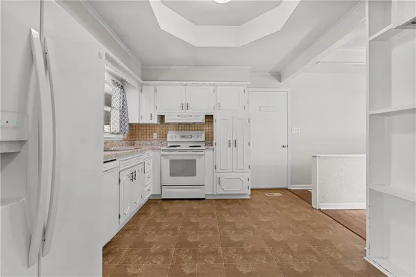 $275,000 | 400 Northeast Howard Street, Lee's Summit, MO 64063