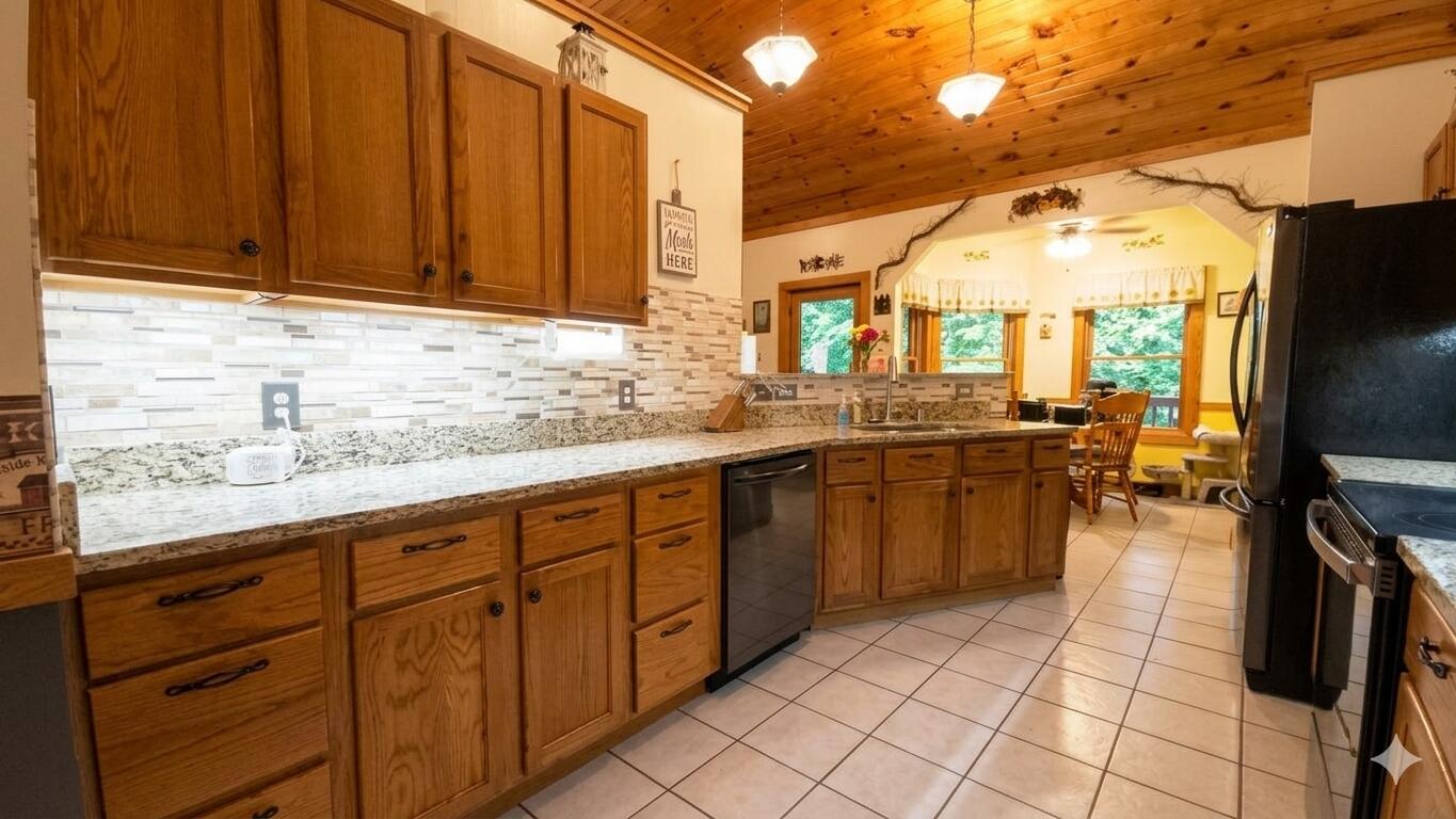 N5079 Sinissippi Point Road Hubbard, WI 53039 - Photo 15 of 45 Kitchen