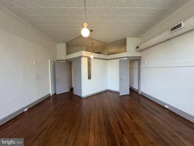 $2,800 | 328 South Broadway, Unit 2, Baltimore, MD 21231