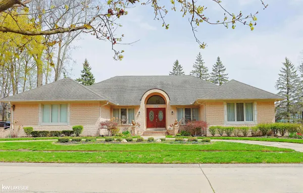 $547,500 | 53710 Wellington Drive, Shelby, MI 48315